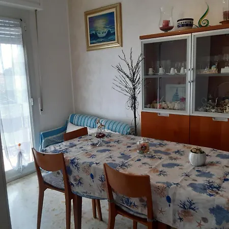 Sandra Camporosso Apartment *