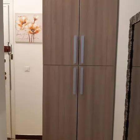 Sandra Camporossomare *